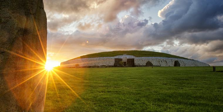 Newgrange is part of a complex of monuments built along a bend of the River Boyne known collectively as Brú na Bóinne and has been designated a World Heritage Site by UNESCO. You can visit Newgrange or Fourknocks as one of the optional outings for ISBP 2026! Find out more under the register section.